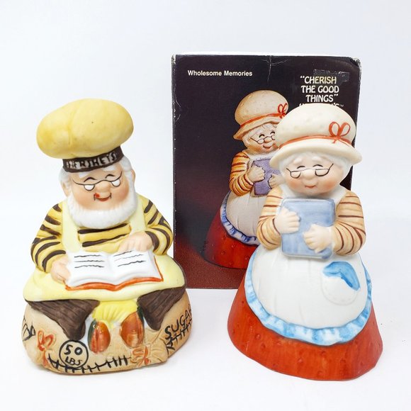 VTG Hersheys Grandma Grandpa Bakers Candy Maker Chef Bells 1984 Bisque Porcelain - Picture 1 of 14